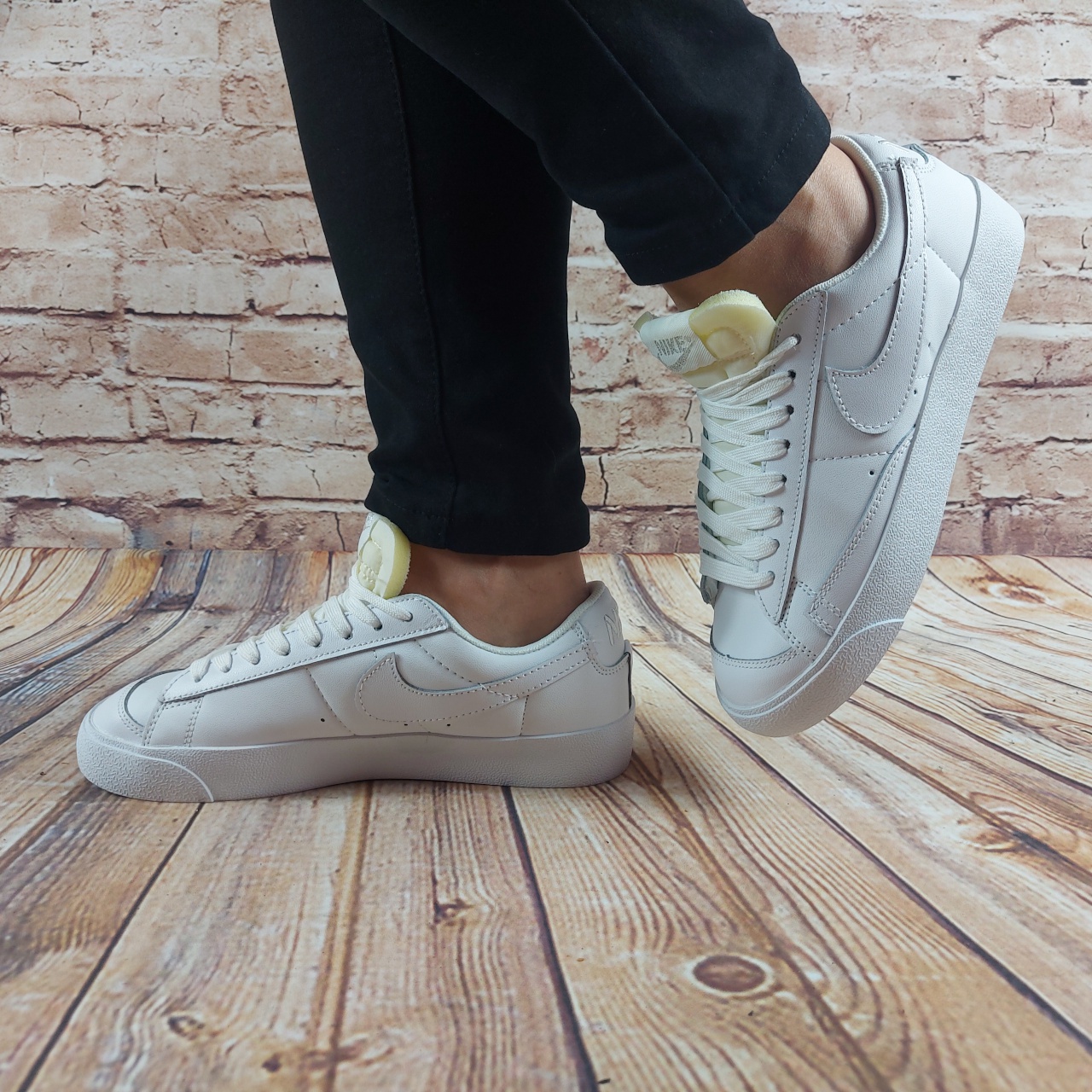 Кросівки жіночі Nike 1031-3 білі шкіра 