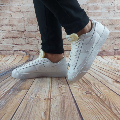 Кроссовки женские Nike 1031-3 белые кожа