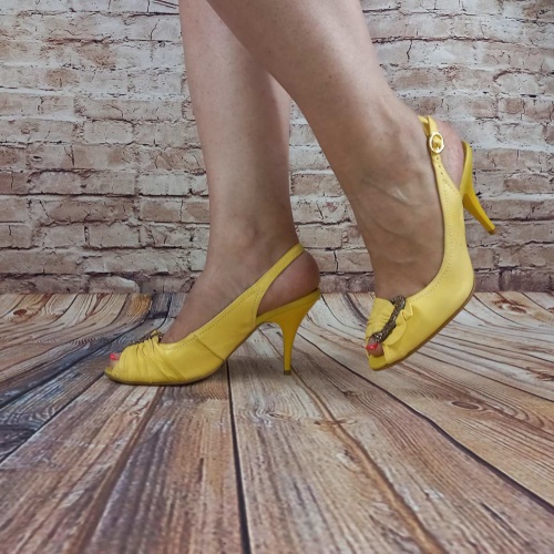 Босоніжки жіночі жовті шкіра Fashion Pames 142, останній 36 розмір