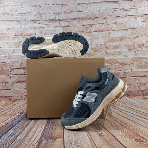 Кросівки унісекс New Balance 2002-6 сірі текстиль