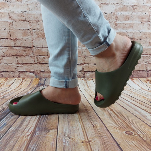 Шльопанці жіночі зелені EVA Slider Yeezy 5127-19, розміри 38,41